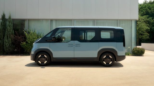 Kia Unveils New Electric Van Variants at