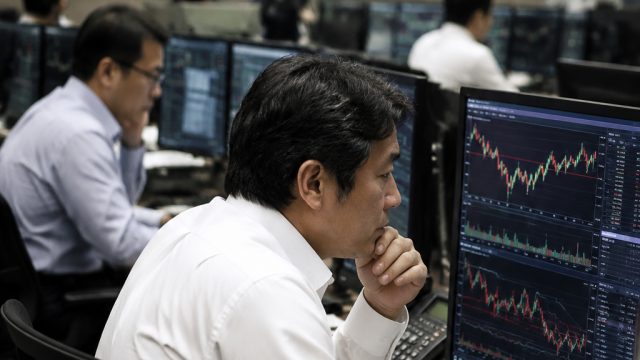 Japanese Retail Traders Shift Strategies